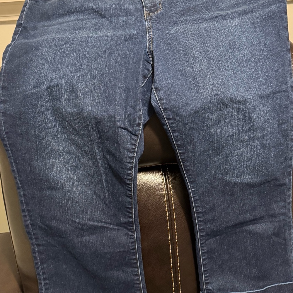 Soho Curvy Crop Jeans - Dark Blue - Picture 2 of 6